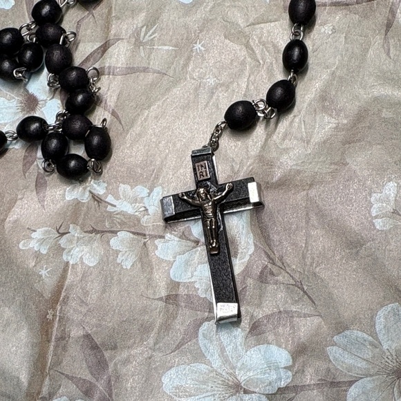 Accessories - Olive Wood Black and Silver Rosary Beads with Crucifix Vatican Museum